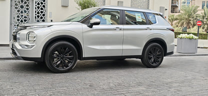 MITSUBISHI OUTLANDER 2026