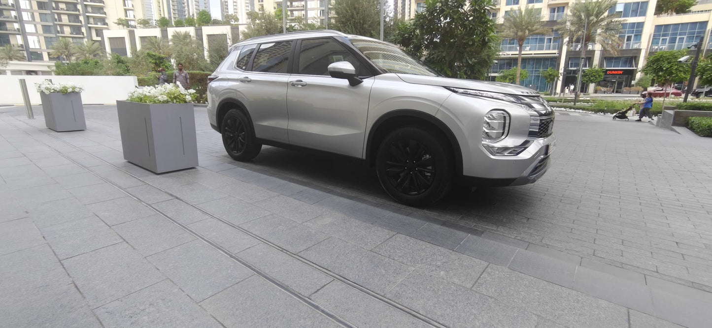 MITSUBISHI OUTLANDER 2026